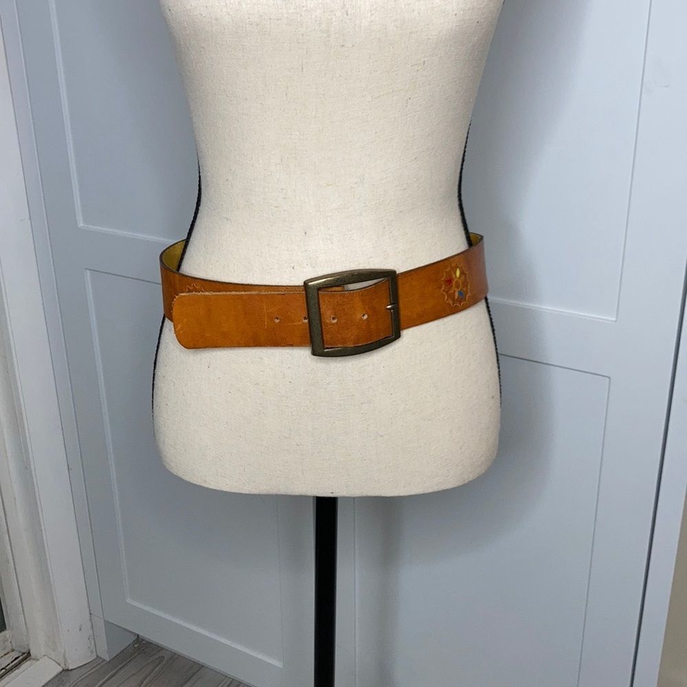 Belt Leather Feather Design Womens Size 34 Preowned